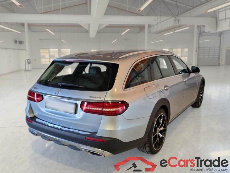 Mercedes 7 MERCEDES-BENZ CLASSE E ALL-TERRAIN / 2020 / 5P / STATION WAGON E400D 4MATIC A-T PREMIUM PLUS #2