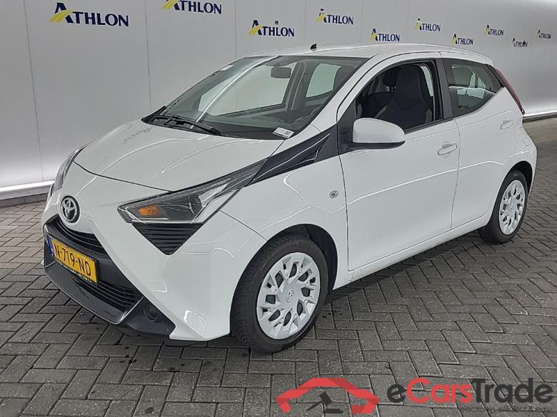 TOYOTA Aygo 1.0 VVT-i x-play 5D 53kW #1