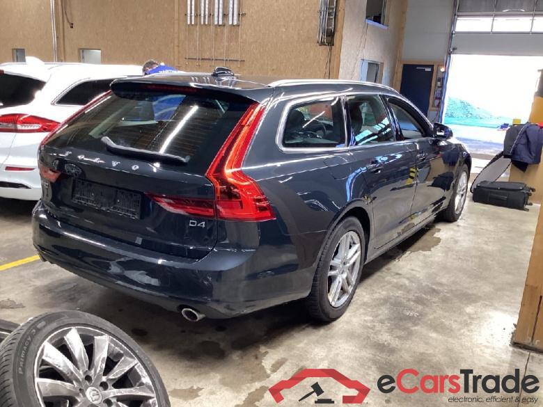 Volvo V90 ´16 V90 Kombi Momentum Pro 2.0 D4 140KW E6dT #2