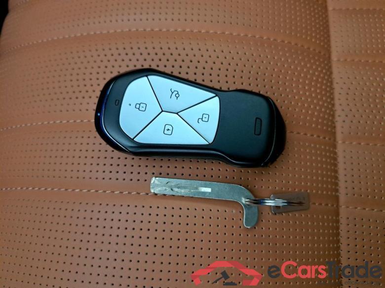 Other Passenger Car G9 '23 BEV XPENG G9 AWD Performance 5d #4