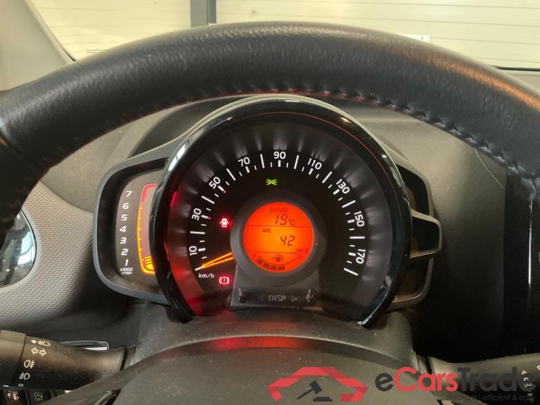 PEUGEOT 108 1.0 e-VTi Allure #6