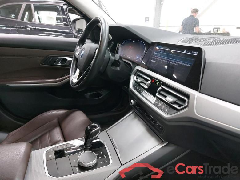 BMW - BMW 3 BERLINE 320e 204PK Business Edition With Heated Vernasca Sport Seats & Pack Driving Assistant & Active Cruise Control * HYBRID * #3