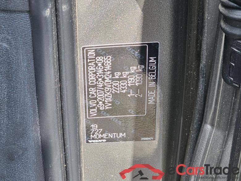 VOLVO XC40 145 kW #1