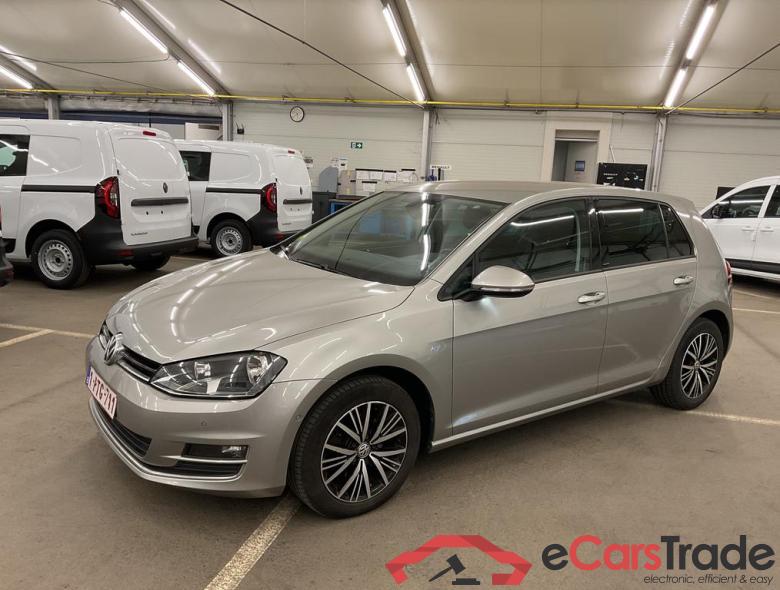 VOLKSWAGEN Golf VII Golf Comfortline 1.6 TDI BlueMotion Technology 81 kW (110 ch) 5 vitesses manuel #1
