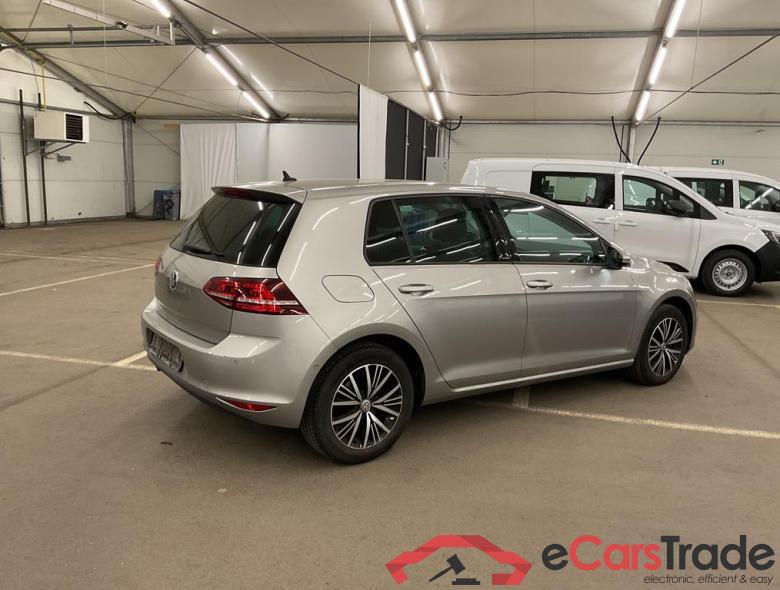 VOLKSWAGEN Golf VII Golf Comfortline 1.6 TDI BlueMotion Technology 81 kW (110 ch) 5 vitesses manuel #2