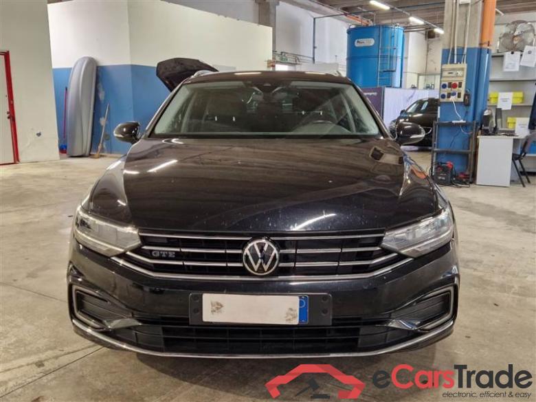 Volkswagen 14 VOLKSWAGEN PASSAT / 2019 / 5P / STATION WAGON VAR. 1.4 PLUG IN HYBRID GTE DSG #6