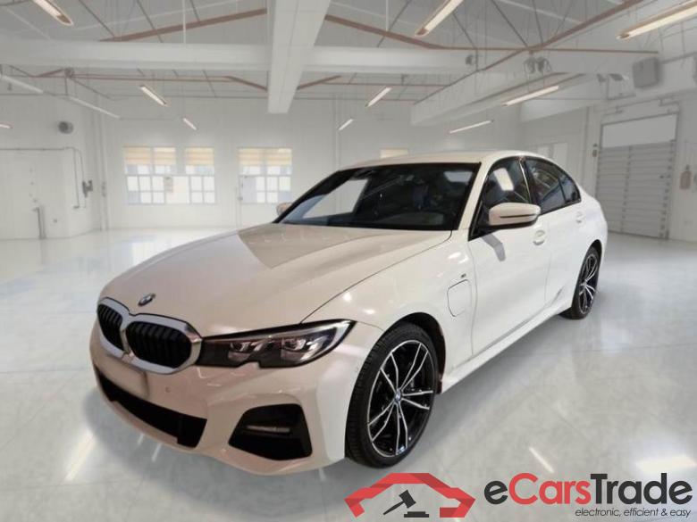 BMW 54 BMW SERIE 3 / 2018 / 4P / BERLINA 330E MSPORT AUT. #1