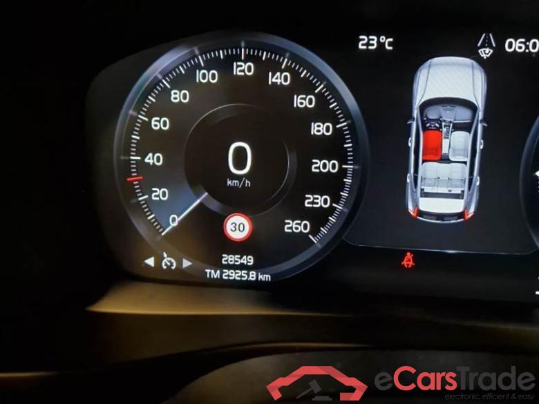 Volvo 223 VOLVO XC40 / 2017 / 5P / SUV T5 PLUG-IN HYBRID AUTO RECHARGE R-DESIGN #4