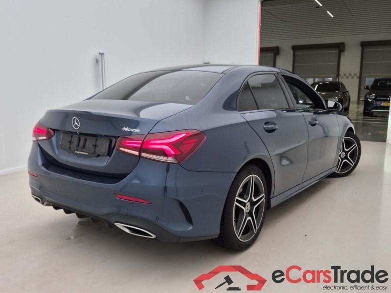 Mercedes A 200 Limousine 2.0d AMG Night Aut. LED-Xenon Widescreen Navi Ambient 1/2 Sport-Leather-Alcantara KeylessGo Camera Klima PDC ... #3