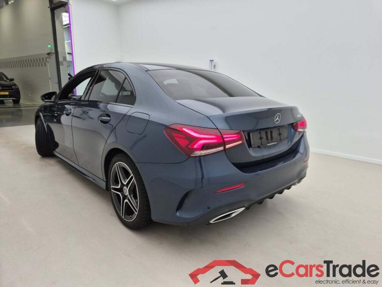 Mercedes A 200 Limousine 2.0d AMG Night Aut. LED-Xenon Widescreen Navi Ambient 1/2 Sport-Leather-Alcantara KeylessGo Camera Klima PDC ... #4