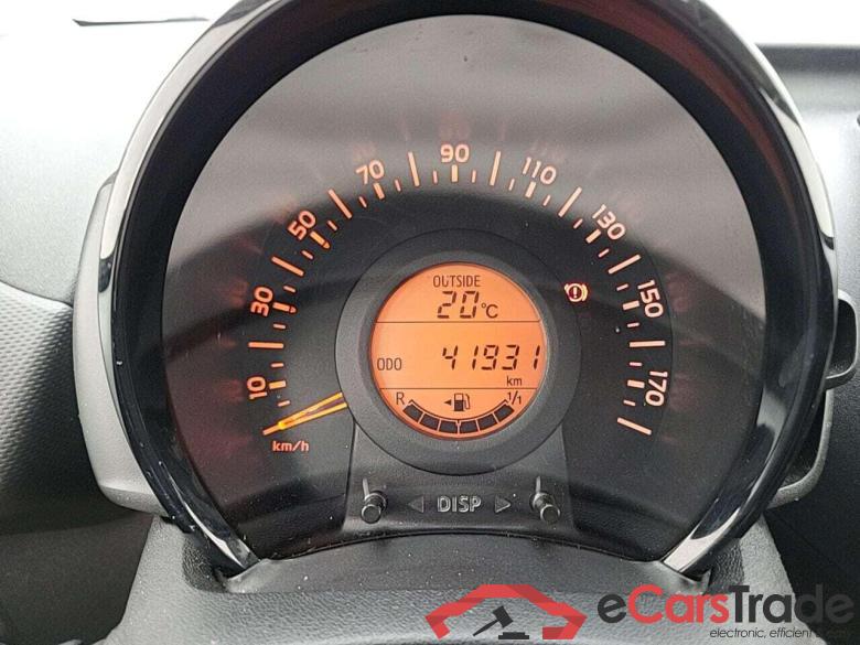 TOYOTA Aygo 1.0 VVT-i x-fun #4