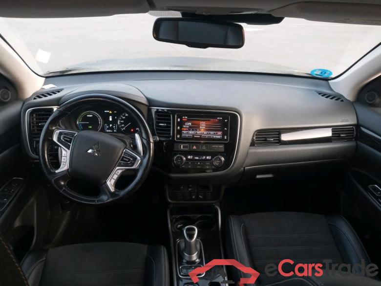 Mitsubishi 2.0 PHEV Kaiteki Auto 4WD MITSUBISHI OUTLANDER 5p 3G todoterreno 2.0 PHEV Kaiteki Auto 4WD #3