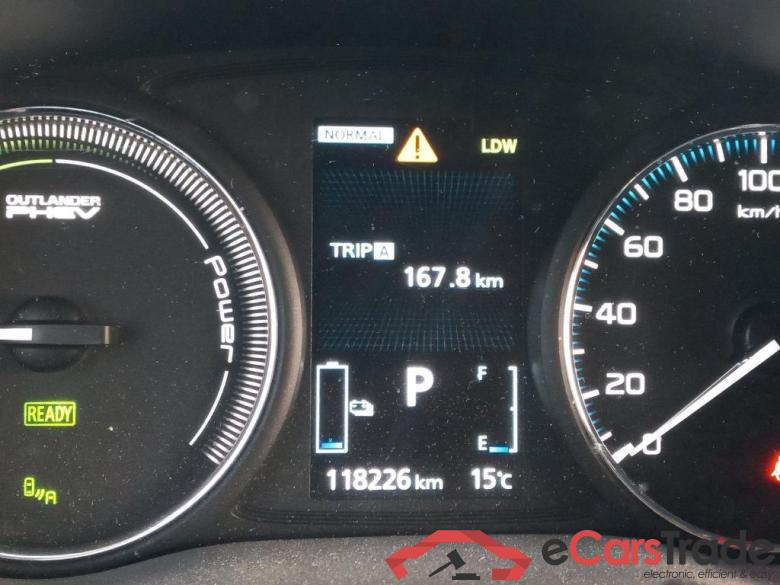 Mitsubishi 2.0 PHEV Kaiteki Auto 4WD MITSUBISHI OUTLANDER 5p 3G todoterreno 2.0 PHEV Kaiteki Auto 4WD #5