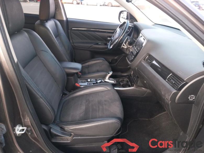 Mitsubishi 2.0 PHEV Kaiteki Auto 4WD MITSUBISHI OUTLANDER 5p 3G todoterreno 2.0 PHEV Kaiteki Auto 4WD #6
