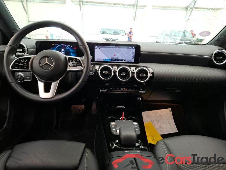 Mercedes A 180 Business Line 7G-DCT MERCEDES-BENZ Classe A Compact / 2018 / 5P / Berline A 180 Business Line 7G-DCT #5