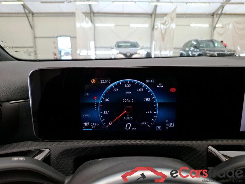 Mercedes A 180 Business Line 7G-DCT MERCEDES-BENZ Classe A Compact / 2018 / 5P / Berline A 180 Business Line 7G-DCT #6