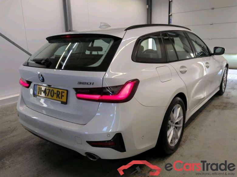 BMW 3-serie Touring 320i Executive Ed. #2