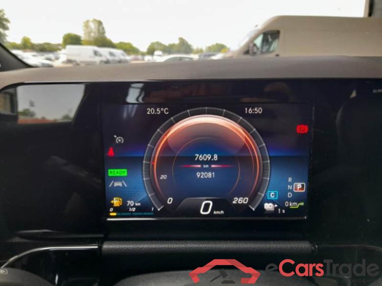 Mercedes 44 MERCEDES-BENZ GLA / 2020 / 5P / CROSSOVER GLA 250 AUTOMATIC EQ-POWER SPORT PLUS #4
