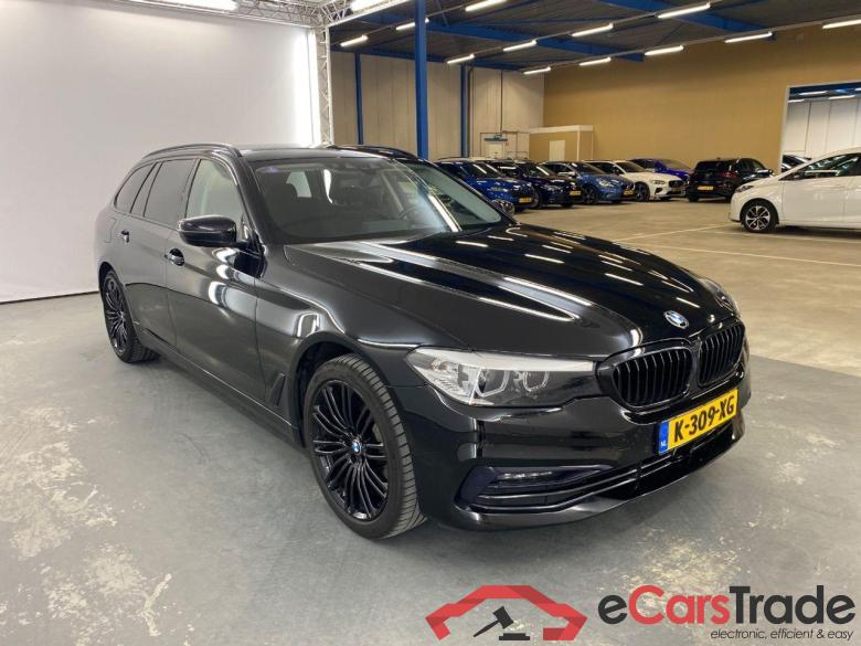 BMW 5-SERIE TOURING 520i corporate executive 135kW aut #2