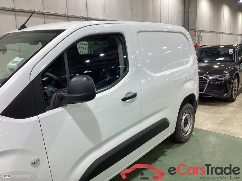 CITROAu2039N BERLINGO 1.2 PURETECH 110 S-S M LIGHT CLUB #3