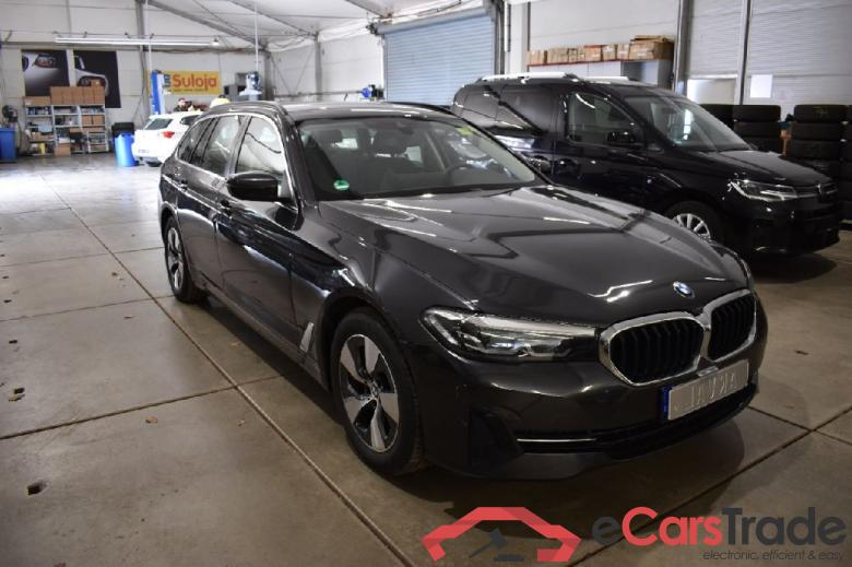 BMW 5-Serie Touring ´16 Baureihe 5 Touring 520 d 2.0 140KW AT8 E6d #2
