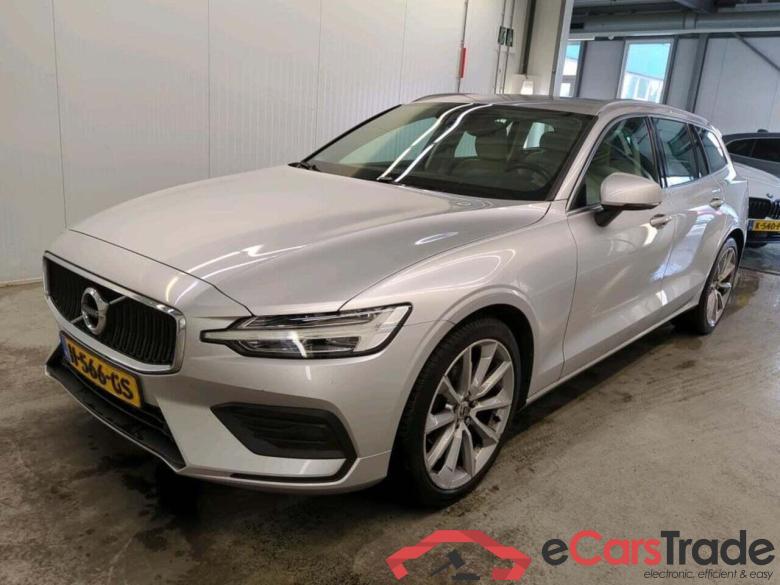 VOLVO V60 2.0 D3 MomentPro #1