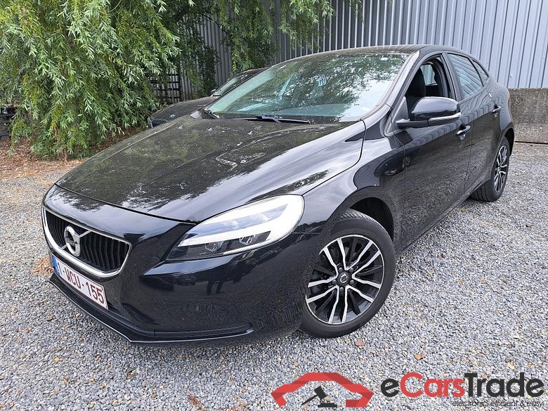 VOLVO - VOL V40 D2 120PK Black Edition & Climate Comfort & PDC Front & Rear & Towing Hook #1
