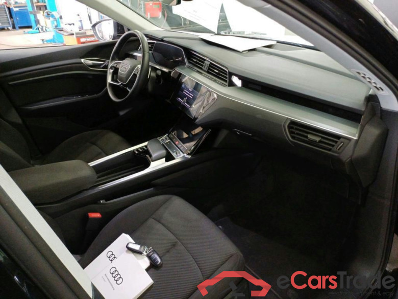 Audi 50 quattro advanced E-tron #5