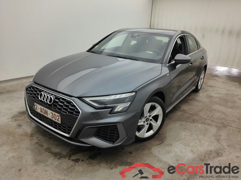 Audi A3 Berline 2.0 TDi 35 110kW S tronic S line Bus. Ed 4d