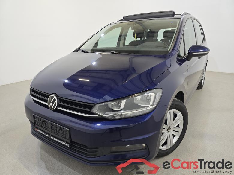 Volkswagen Touran 1.5 TSI Aut. Pano Navi KeylessGo Camera Klima PDC ... #1