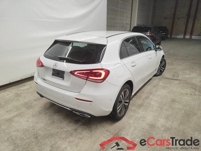 Mercedes-Benz A-Klasse A 250 e Luxury Line 5d #2