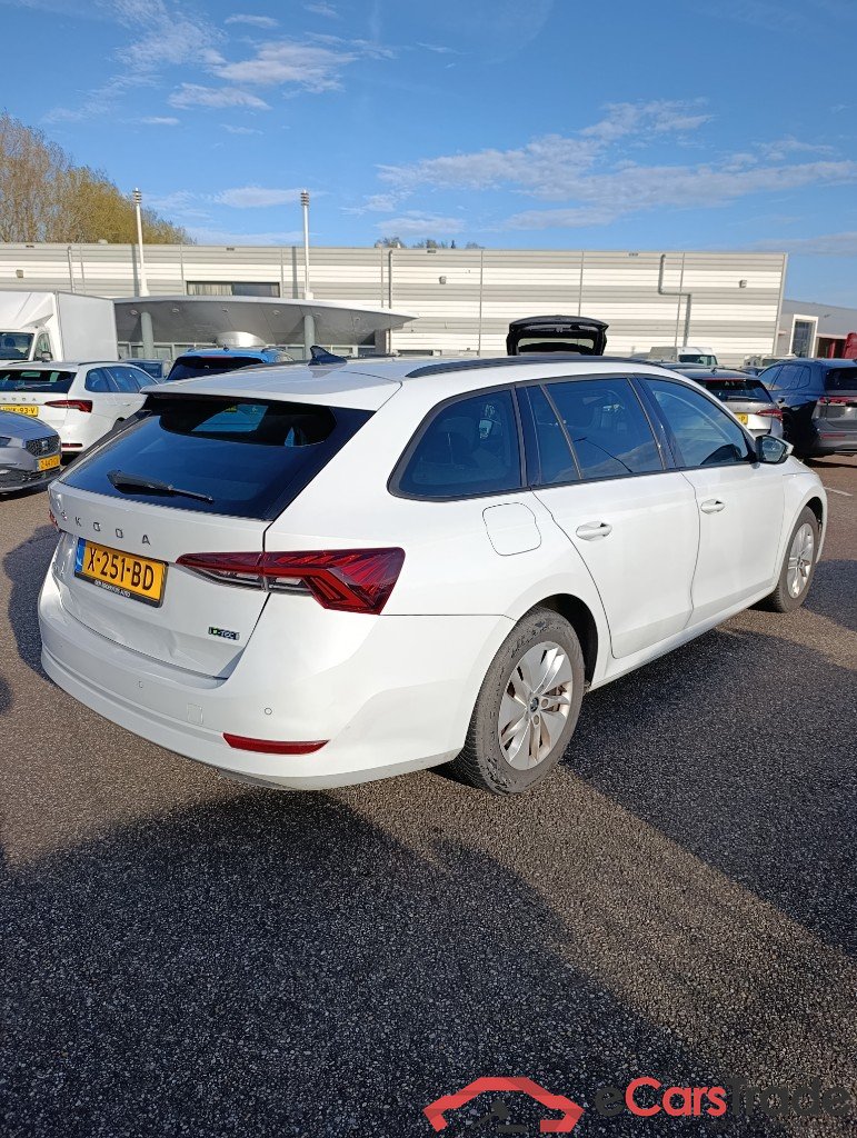SKODA OCTAVIA COMBI 1.0 TSI Bns Edition #3