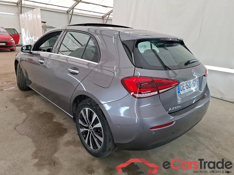 MERCEDES-BENZ Classe A Compact / 2018 / 5P / Berline A 250 e Business Line 8G-DCT #2