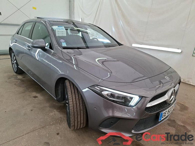 MERCEDES-BENZ Classe A Compact / 2018 / 5P / Berline A 250 e Business Line 8G-DCT #4