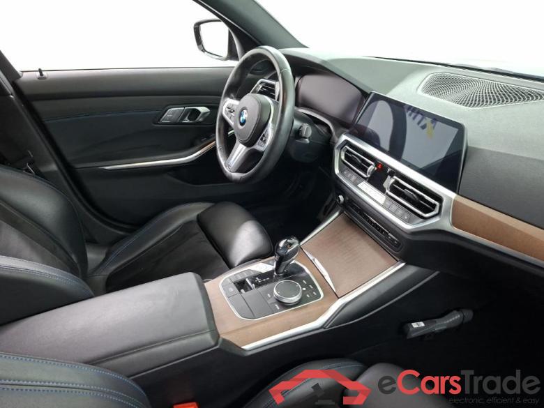 BMW 3 Serie Sedan 318iA 4D 115kW #6