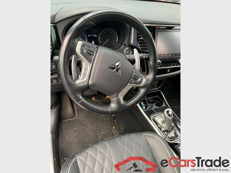MITSUBISHI Outlander Outlander 2.4i 4WD PHEV Instyle SDA-NAV #4