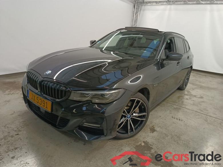 BMW 3 TOURING - 2019 330eXAS 184hp PHEV 5d #1