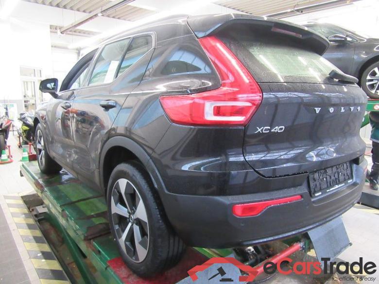 Volvo XC40 (2017->) DE - SUV5 B4 2WD EU6d, Plus Dark (EURO 6d), (Facelift) 2022 - 2024 #4