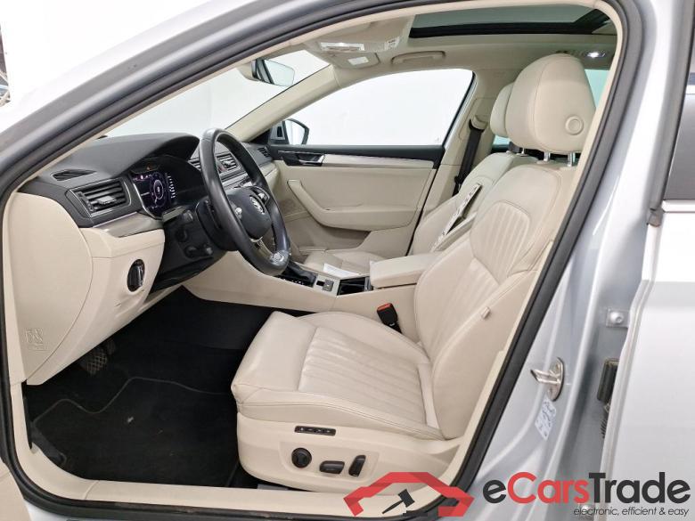SKODA SUPERB COMBI - 2019 1.4 TSI PHEV Style DSG #5