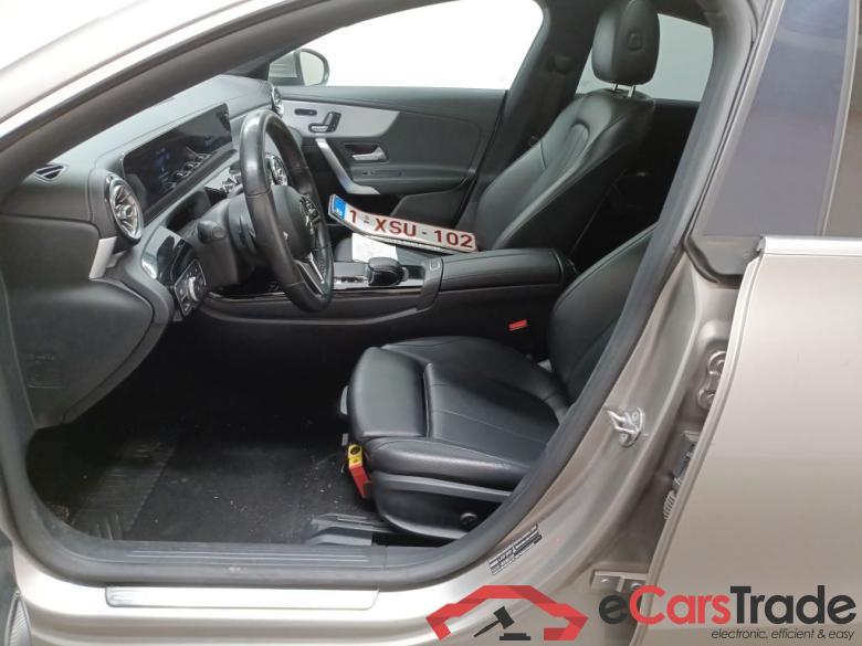 Mercedes-Benz CLA CLA 180 d Launch Edition 4d #3