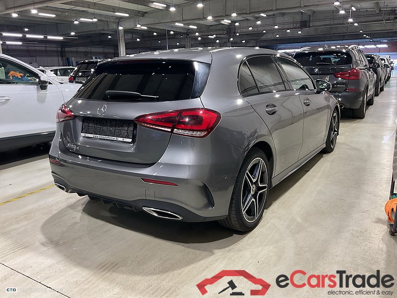 Mercedes A 180d AMG Night Aut. LED-Xenon Widescreen Navi 1/2 Sport-Leather-Alcantara KeylessGo Camera Klima PDC ... #3