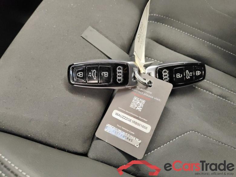 Audi Q8 Sportback e-tron 50 quattro S line 5d #4