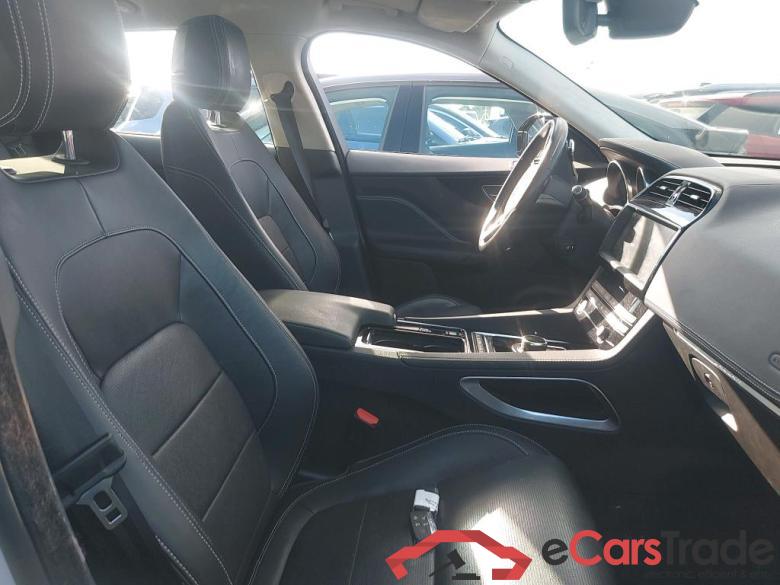 JAGUAR F-Pace / 2015 / 5P / todoterreno 2.0L i4D AWD Automático R-Sport #6