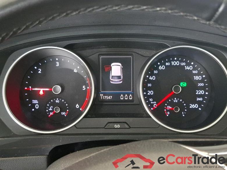 VOLKSWAGEN Tiguan / 2016 / 5P / SUV 2.0 TDI 150 DSG7 Confortline Business #6
