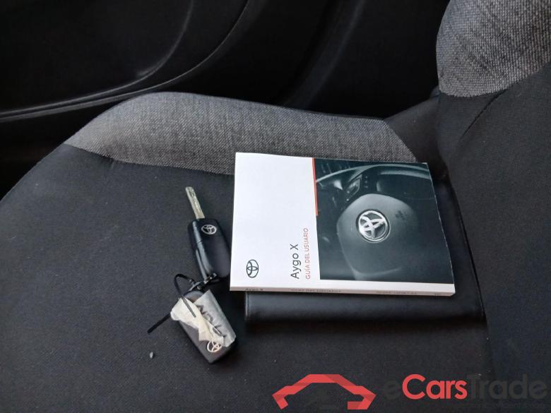 TOYOTA Aygo X Cross / 2022 / 5P / todoterreno 1.0 VVT-I 72CV Play #5