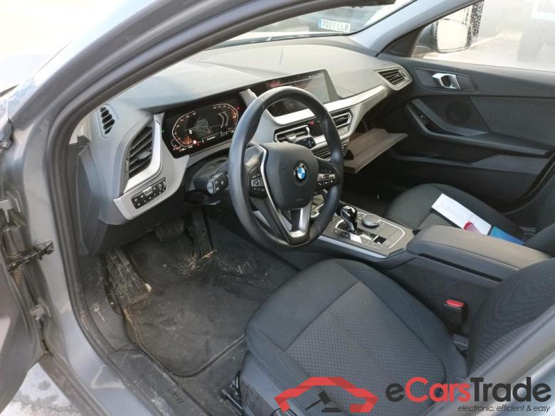 BMW Serie 1 / 2019 / 5P / berlina con portón 118i Corporate Auto. (AC2) #3