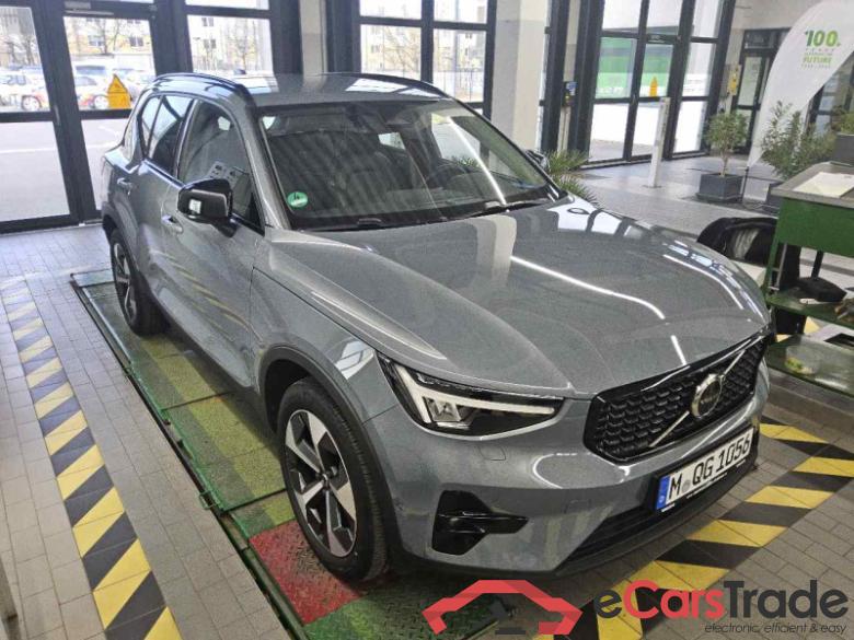 Volvo XC40 (2017->) DE - SUV5 B4 2WD EU6d, Plus Dark (EURO 6d), (Facelift) 2022 - 2024 #2