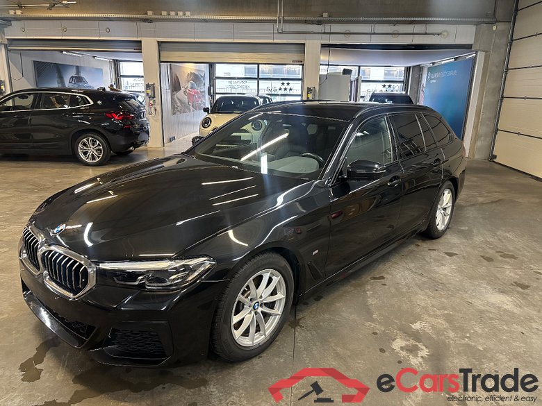 BMW 520d Touring M-Sport Aut. LED-Xenon LCC-Pro Ambient Navi-Pro Sport-Leather KeylessGo Camera Klima PDC ... #1