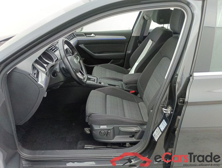 Volkswagen Passat Variant 2.0 TDI 90kW DSG Style Business 5d #3