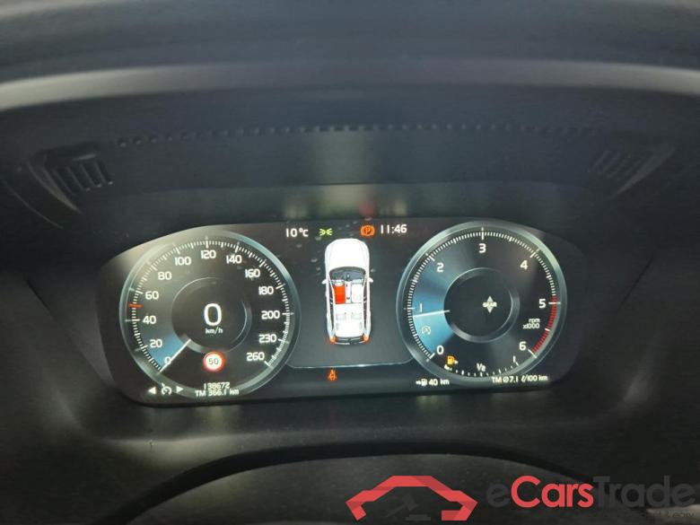 VOLVO XC60 / 2017 / 5P / todoterreno 2.0 D3 Momentum #4